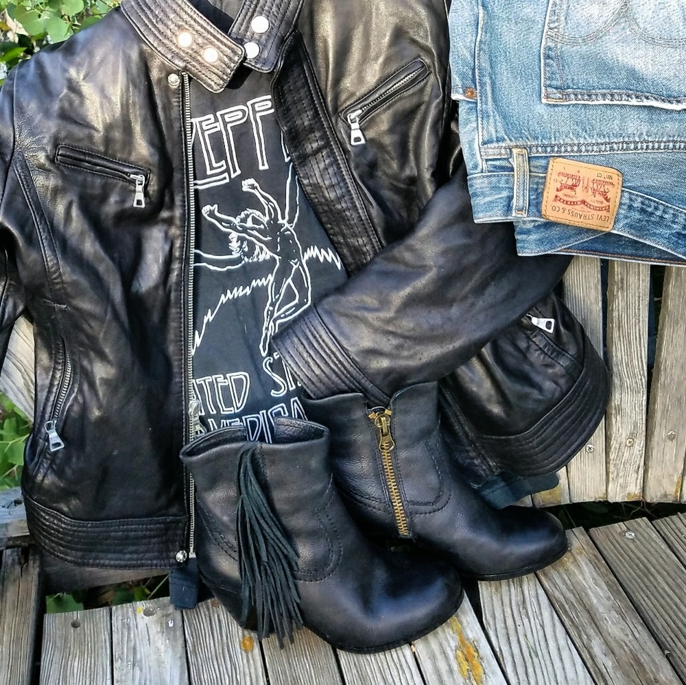 Blk Fringe Ankle Boots